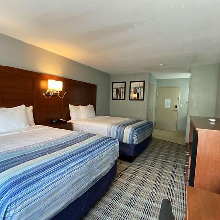 Americinn By Wyndham Williamsburg Bagian luar foto