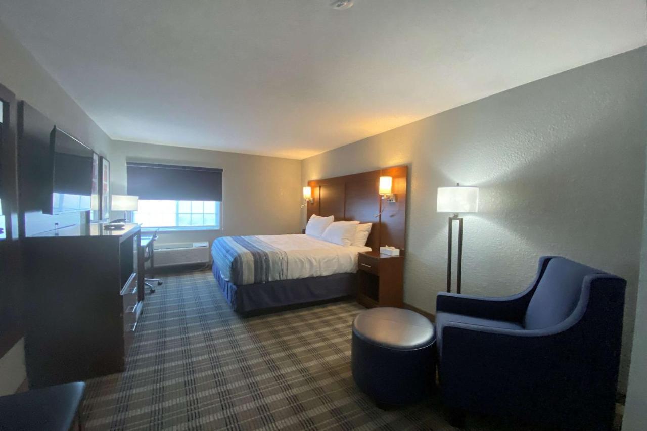 Americinn By Wyndham Williamsburg Bagian luar foto