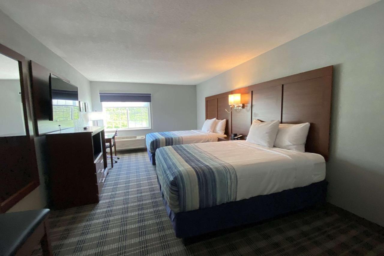 Americinn By Wyndham Williamsburg Bagian luar foto