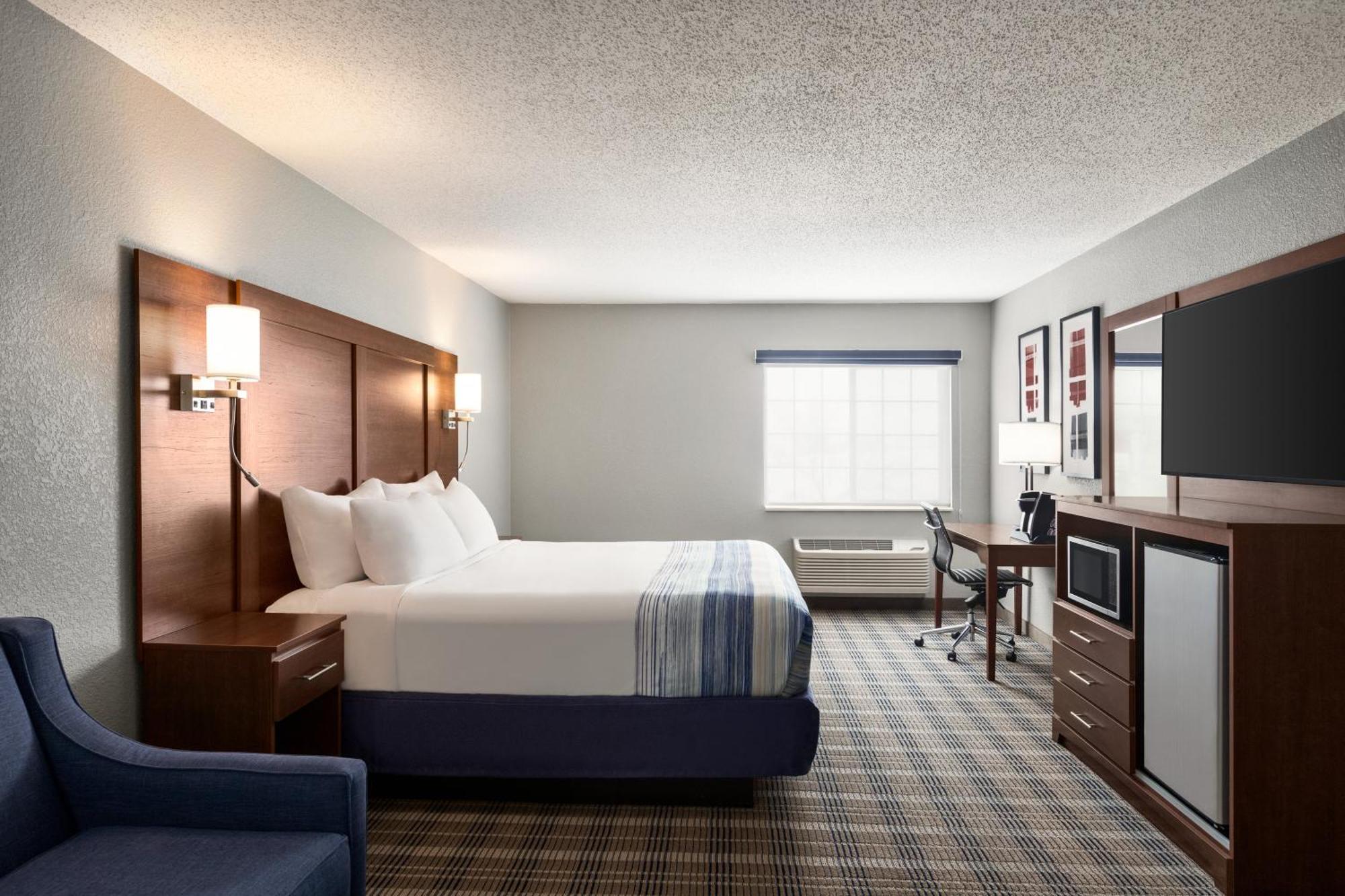 Americinn By Wyndham Williamsburg Bagian luar foto